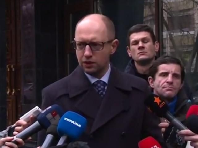 Пшонка - единственный, кто может влиять на ситуацию, - Яценюк Пшонка - единственный, кто может влиять на ситуацию, - Яценюк