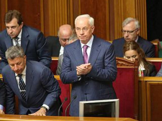 Более 50% украинцев хотят отставки Азарова и Захарченко