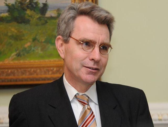 Посольство США закликає покарати виконавців і замовників розправи над Чорновол Посольство США закликає покарати виконавців і замовників розправи над Чорновол