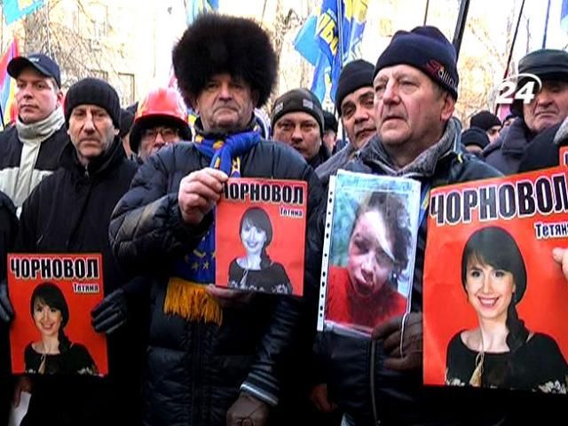 К избиению журналистки причастны власти, - активисты