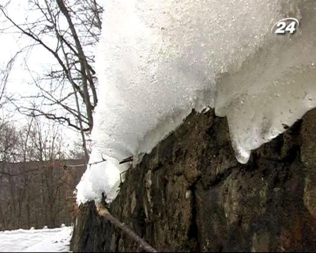 Надзвичайники попереджають про загрозу надзвичайних ситуацій на кримських дорогах Надзвичайники попереджають про загрозу надзвичайних ситуацій на кримських дорогах