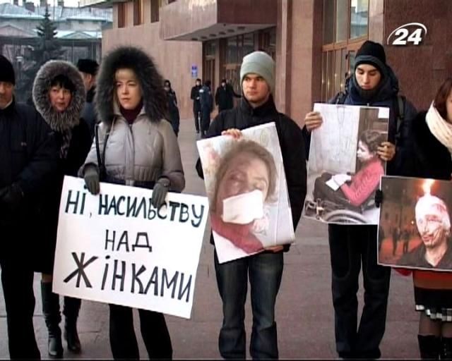 В Ивано-Франковске устроили молчаливый протест в поддержку Чорновол