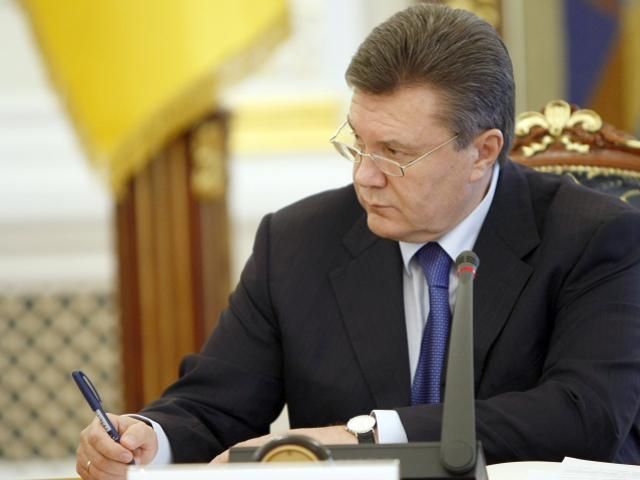 Янукович підписав закон про збільшення державного боргу