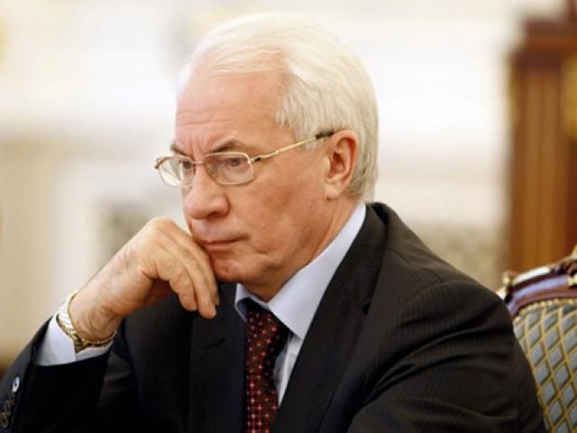 До 30 грудня Азаров пообіцяв виплатити усі зарплати, пенсії та стипендії До 30 грудня Азаров пообіцяв виплатити усі зарплати, пенсії та стипендії