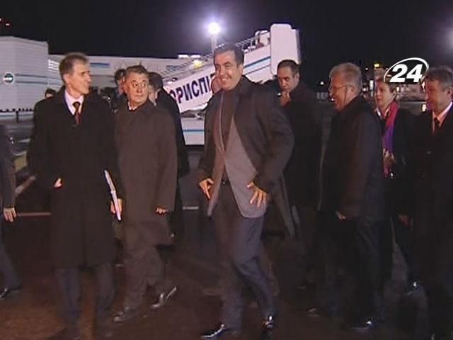 Навіщо іноземцям забороняють в’їзд в Україну Навіщо іноземцям забороняють в’їзд в Україну