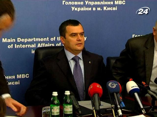 Спілка журналістів виключила зі своїх лав Захарченка Спілка журналістів виключила зі своїх лав Захарченка