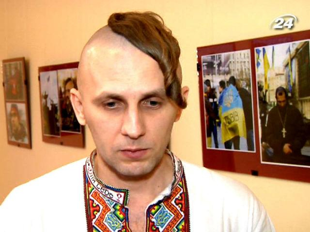 Олег Панас презентував фотовиставку про Майдан Олег Панас презентував фотовиставку про Майдан