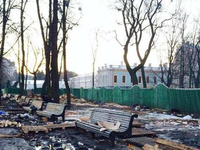 Регионалка говорит, что засоренный антимайданом Мариинский парк - это фотомонтаж Регионалка говорит, что засоренный антимайданом Мариинский парк - это фотомонтаж