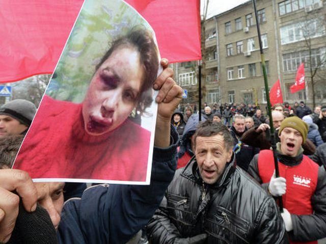 Розслідування "справи Чорновол": допитали понад 50 свідків, призначили 20 експертиз Розслідування "справи Чорновол": допитали понад 50 свідків, призначили 20 експертиз