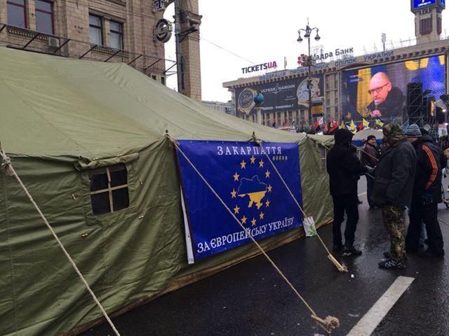 Святкові намети Євромайдану з'являться сьогодні біля АП 
