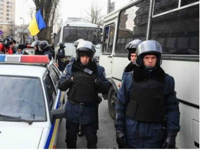 Столична міліція посилено працюватиме у новорічні свята Столична міліція посилено працюватиме у новорічні свята