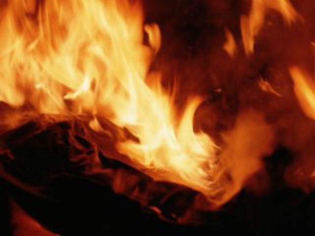 Милиция открыла уголовное производство из-за сожженной авто Евромайдане Милиция открыла уголовное производство из-за сожженной авто Евромайдане