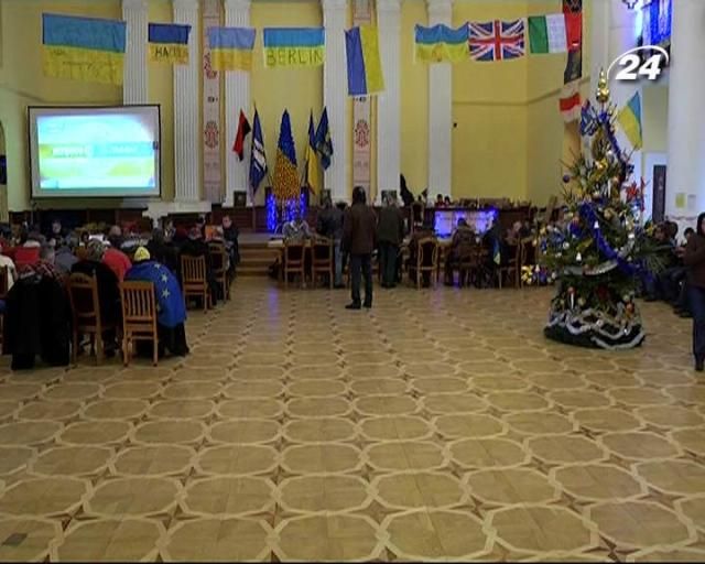 Новий рік на Євромайдані святкуватимуть до ранку Новий рік на Євромайдані святкуватимуть до ранку