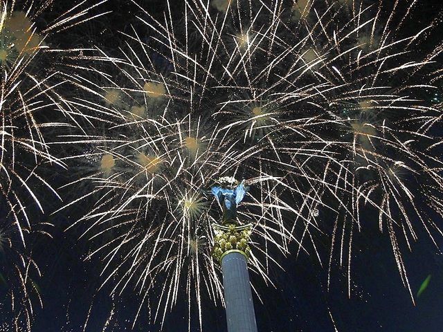 Телеканал новостей "24" поздравляет Вас с Новым годом Телеканал новостей "24" поздравляет Вас с Новым годом