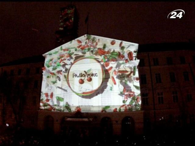 В новогоднюю ночь во Львове проектировали 3D-мапинг