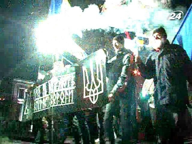 Шествием день рождения Бандеры отметили в Днепропетровске Шествием день рождения Бандеры отметили в Днепропетровске