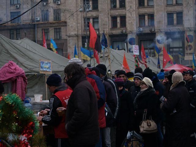 Після гучної новорічної ночі: Майдан у перший день 2014 року (Фото)
