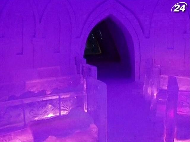 В Финляндии построили целое снежное село В Финляндии построили целое снежное село