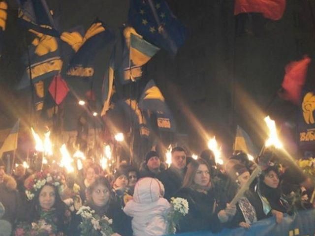 Украинские националисты тянут в нашу страну кошмары прошлого, - ПР