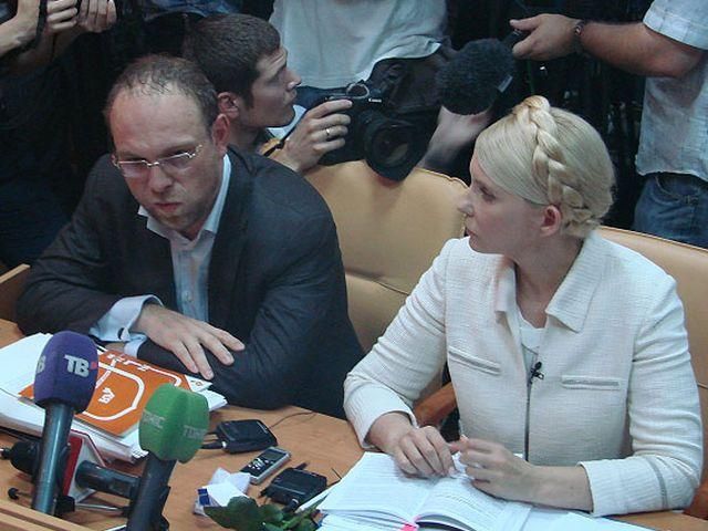 Тимошенко захищає злочинця Власенка, який бив дружину, – Чечетов Тимошенко захищає злочинця Власенка, який бив дружину, – Чечетов