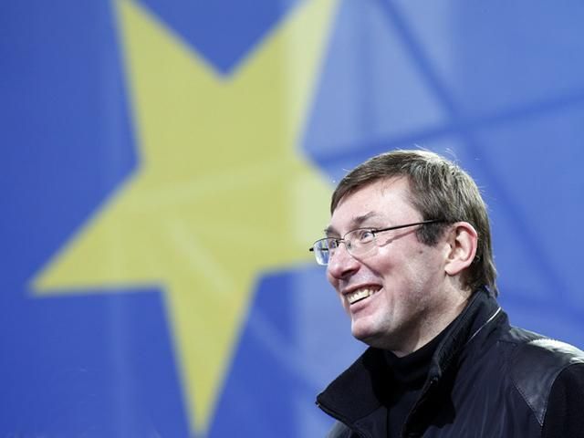 В Украине нет противостояния между так называемыми "москалями и бандеровцами", - Луценко В Украине нет противостояния между так называемыми "москалями и бандеровцами", - Луценко