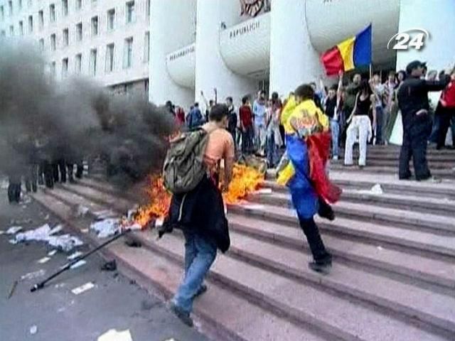 Цегляна революція – молдавани вийшли на протест через відсутність реформ Цегляна революція – молдавани вийшли на протест через відсутність реформ