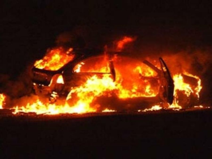 В Тернополе сожгли автомобиль свободовца В Тернополе сожгли автомобиль свободовца
