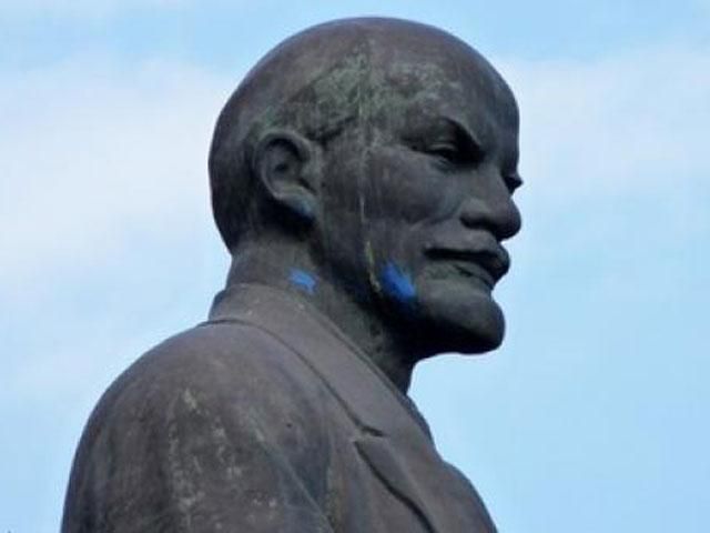 На Одещині пам’ятник Леніну впав сам