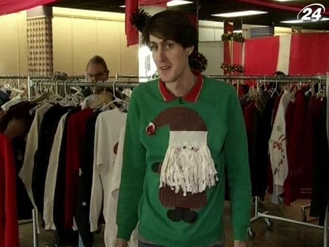 У магазина уродливых рождественских свитеров в Далласе нет отбоя от клиентов