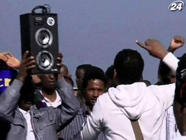 В Израиле продолжаются протесты иммигрантов из Африки В Израиле продолжаются протесты иммигрантов из Африки