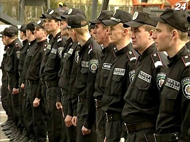 За правопорядком на праздники будут следить 16 тысяч милиционеров За правопорядком на праздники будут следить 16 тысяч милиционеров