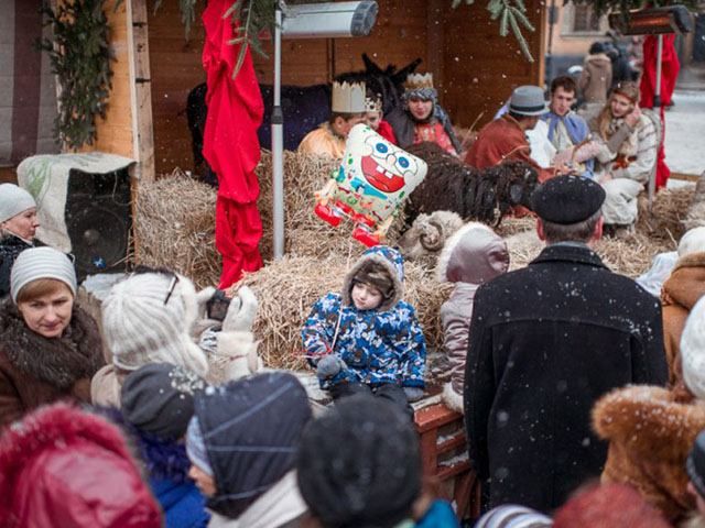 К празднику в Львове откроют живу, баррикадная шопку К празднику в Львове откроют живу, баррикадная шопку