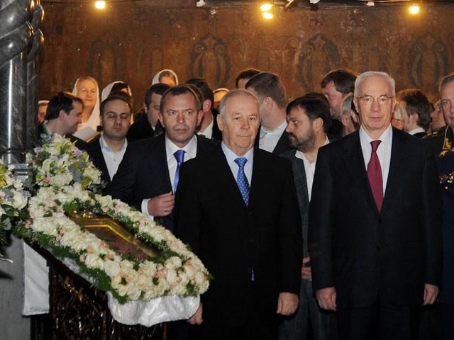 Янукович, Азаров и Рыбак вместе сходили в церковь Янукович, Азаров и Рыбак вместе сходили в церковь