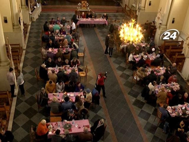 У Львові влаштували Різдвяний обід для бідних У Львові влаштували Різдвяний обід для бідних