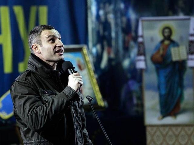 Кличко не бачить єдиної команди, якщо на вибори піде кілька кандидатів (Відео) Кличко не бачить єдиної команди, якщо на вибори піде кілька кандидатів (Відео)