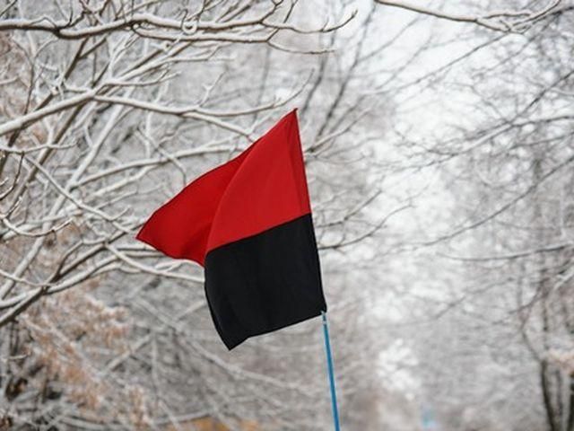 Возле ЦИК "беркутовцы" окружили митингующих Возле ЦИК "беркутовцы" окружили митингующих