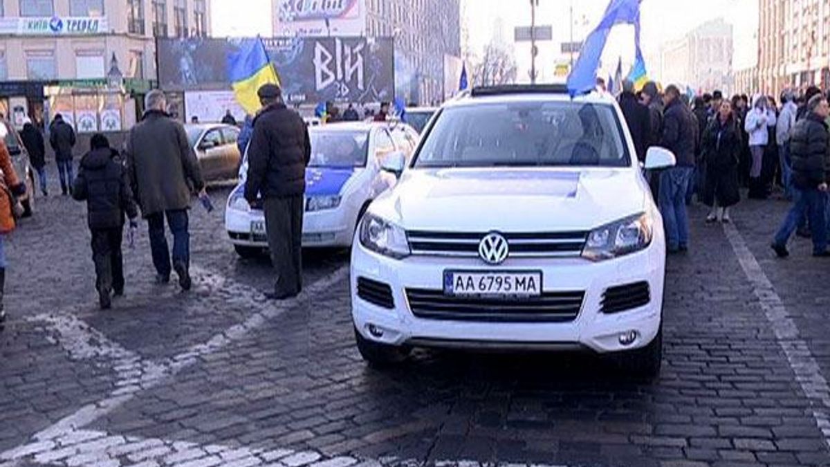 Автомайдан составил "черный список" из прокуроров, судей и правоохранителей Автомайдан составил "черный список" из прокуроров, судей и правоохранителей