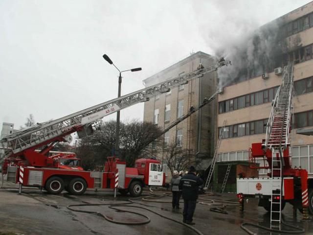 Стан потерпілих під час пожежі на ювелірній фабриці у Харкові покращився