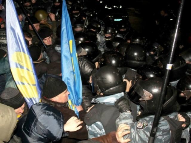 Открыли еще 2 уголовных производства относительно действий активистов под Святошинском РОВД Открыли еще 2 уголовных производства относительно действий активистов под Святошинском РОВД