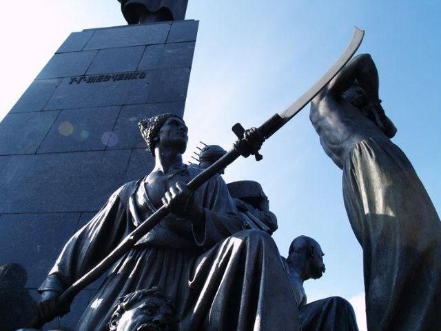 Центр Харькова блокирует милиция и "титушки": Майдана не будет, — активисты Центр Харькова блокирует милиция и "титушки": Майдана не будет, — активисты