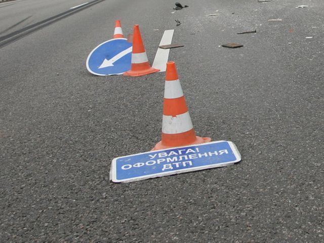 На трасі Київ-Ковель автобус зіштовхнувся із легковиком: 2 загиблих На трасі Київ-Ковель автобус зіштовхнувся із легковиком: 2 загиблих