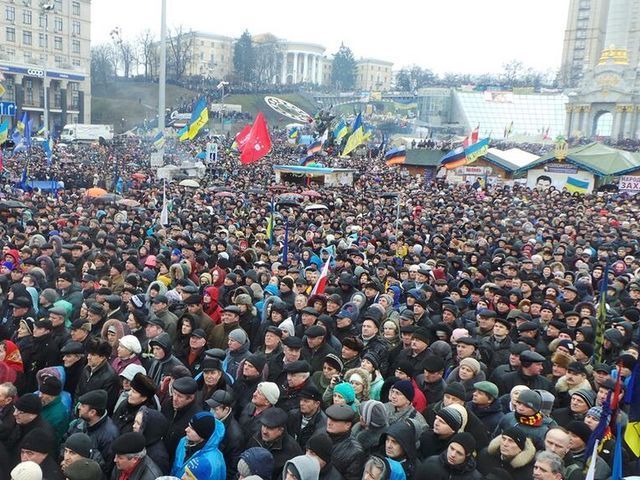 Майдан с подачи Яценюка проголосовал за новые планы оппозиции