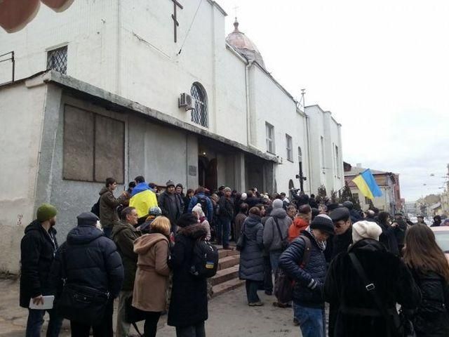 Форум Евромайданов принял резолюцию и уезжает из Харькова Форум Евромайданов принял резолюцию и уезжает из Харькова