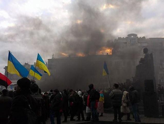 В Харькове задержали двух мужчин, забросавших евромайдановцев петардами