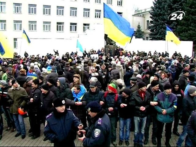 Хроніка форуму Євромайданів: провокації, мінування і резолюція