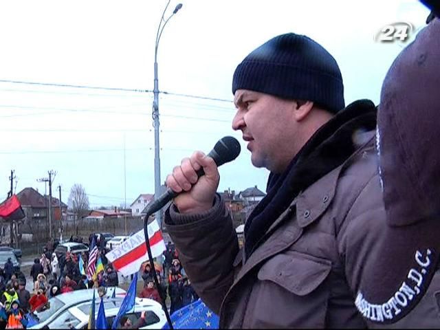 Возле Межигорья автомайдановцы требовали у Януковича явиться на Майдан