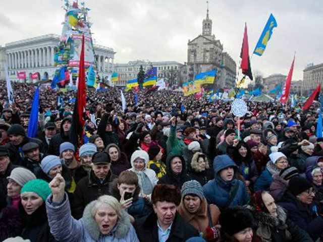 Події 12 січня: 150-тисячне віче, провокації у Харкові і страх українських суддів