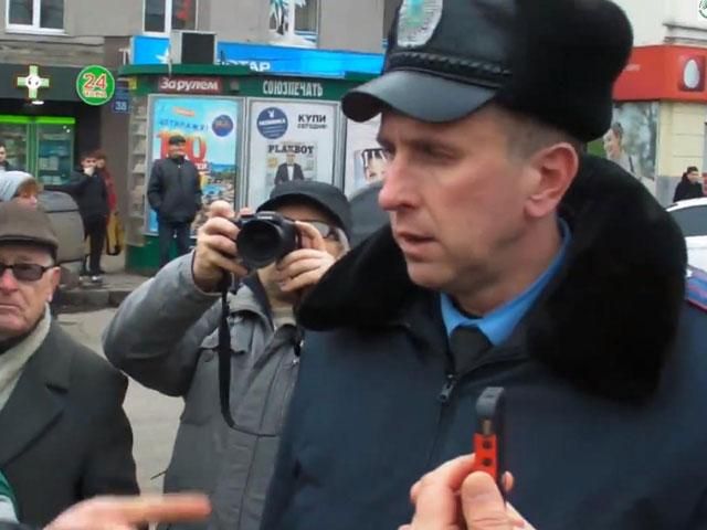 В Харькове подполковник помог бежать "титушке" с ножом (Видео)