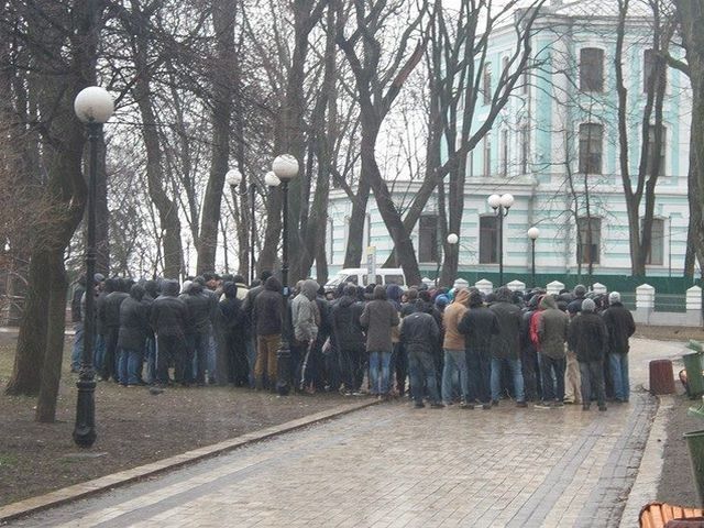 Прихильники влади знову збираються на мітинг у Маріїнському парку Прихильники влади знову збираються на мітинг у Маріїнському парку