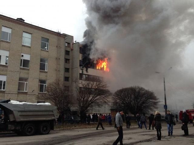 Директора підприємства, де згоріло 8 людей, шукають третій день, - ЗМІ Директора підприємства, де згоріло 8 людей, шукають третій день, - ЗМІ